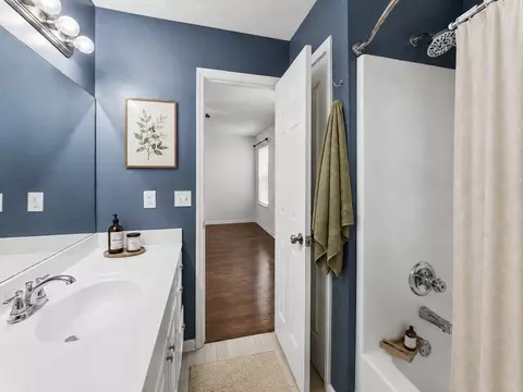 Bath - 3012 Roscommon Dr, Murfreesboro, TN 37128 photo 3 of 3