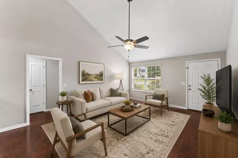 Living - 3012 Roscommon Dr, Murfreesboro, TN 37128 photo 1 of 2