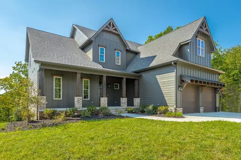 1793 Restful Dr, Soddy Daisy, TN 37379