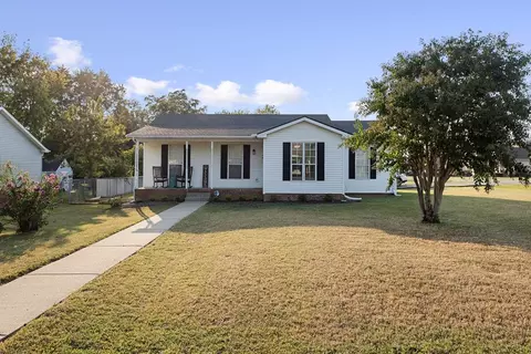 1320 Raden Dr, Lebanon, TN 37087
