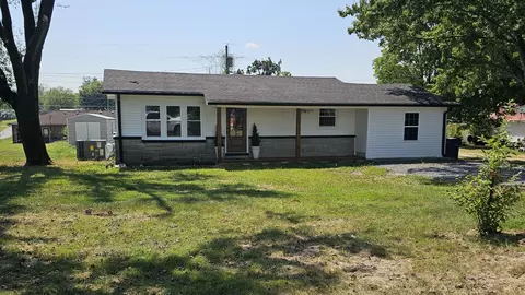 212 Donoho Ave, Lafayette, TN 37083