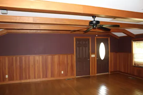 Living - 4533 Vervilla Rd, Morrison, TN 37357 photo 5 of 7
