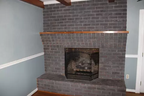 Living - 4533 Vervilla Rd, Morrison, TN 37357 photo 3 of 7
