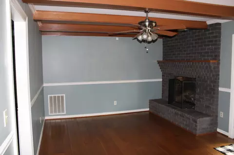Living - 4533 Vervilla Rd, Morrison, TN 37357 photo 4 of 7