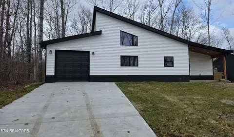 3014 Diego Dr, Crossville, TN 38572