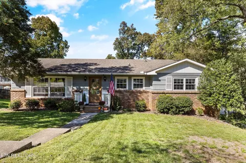 907 Cherry Laurel Ln, Knoxville, TN 37919