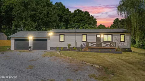 8138 Harmon Rd, Powell, TN 37849 photo 2