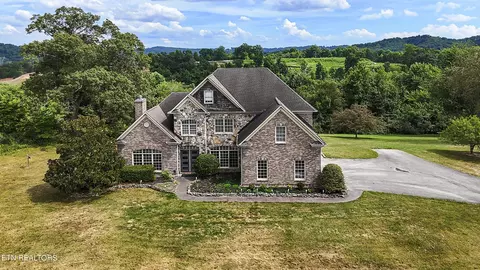 63 Rolling Links Blvd, Oak Ridge, TN 37830