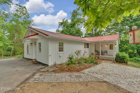 740 Finn Long Rd, Friendsville, TN 37737