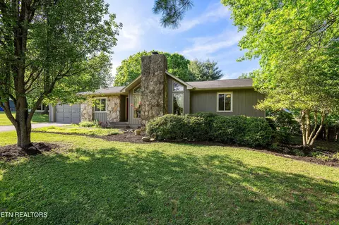 9113 Fox Lonas Rd, Knoxville, TN 37923