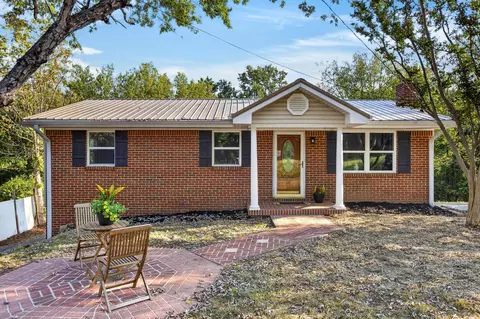 1217 Crest Dr SE, Cleveland, TN 37311