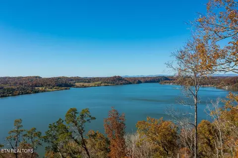 2105 Delta Queen Rd, Louisville, TN 37777