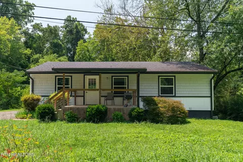 2400 Aberdeen Ln, Knoxville, TN 37920