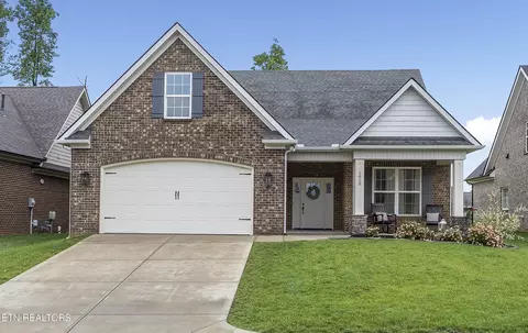 1612 Sugarfield Ln, Knoxville, TN 37932