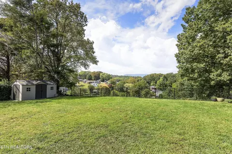 320 Maple St, Clinton, TN 37716 photo 31