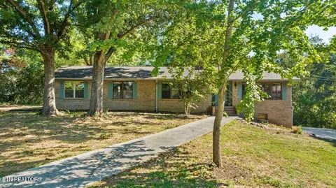 1218 Hitch Rd, Maryville, TN 37804