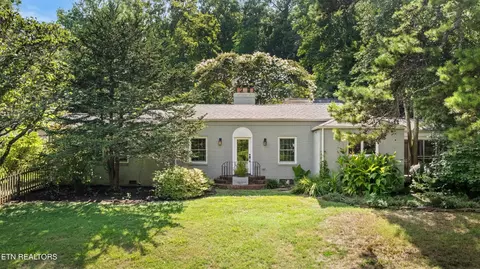 1119 S Chilhowee Dr, Knoxville, TN 37914