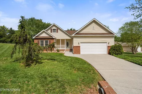 102 Chaloni Ln, Loudon, TN 37774