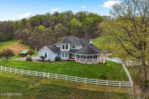 165 Meredith Valley Ln, Elizabethton, TN 37643