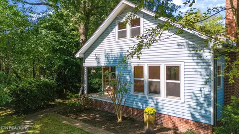 523 E Oak Hill Ave, Knoxville, TN 37917