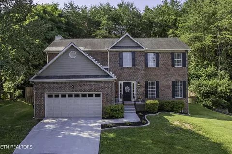 8412 Mecklenburg Ct, Knoxville, TN 37923