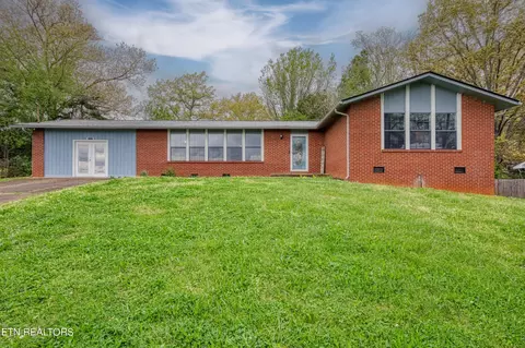 11917 Berwick Ln, Knoxville, TN 37934