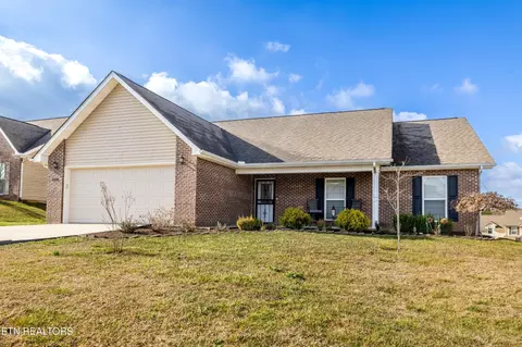 1121 Cherbourg Dr, Maryville, TN 37801