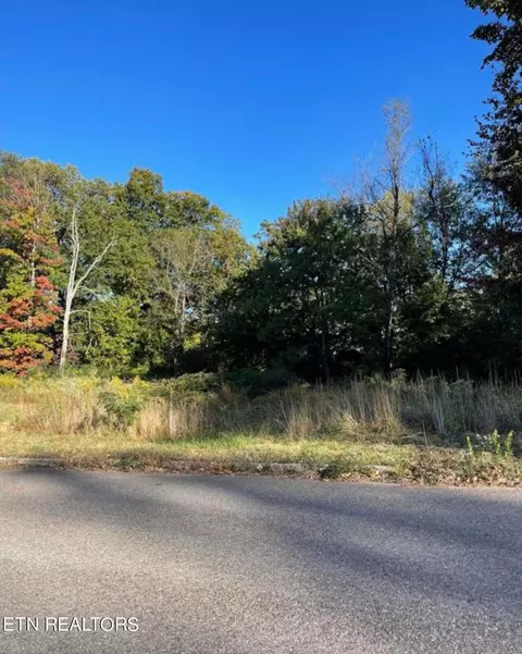 4710 NW Tomache Dr, Knoxville, TN 37909