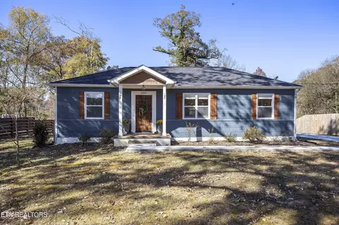 1307 Woodcrest Dr, Knoxville, TN 37918