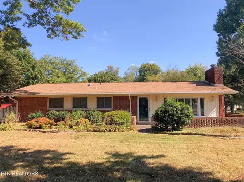 501 NW Rockingham Dr, Knoxville, TN 37909