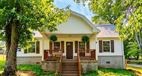 1420 Shoot Rd, Hartsville, TN 37074