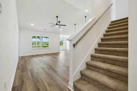Entry Way - 100 Morgan Ln, Dickson, TN 37055 photo 8 of 8