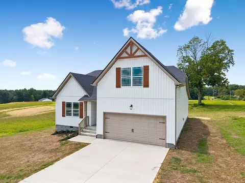Exterior - 100 Morgan Ln, Dickson, TN 37055 photo 3 of 13