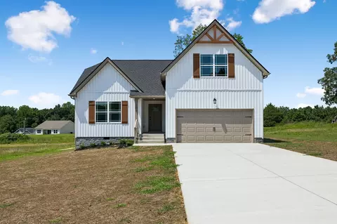 Exterior - 100 Morgan Ln, Dickson, TN 37055 photo 4 of 13