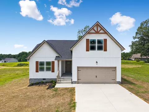 Exterior - 100 Morgan Ln, Dickson, TN 37055 photo 5 of 13