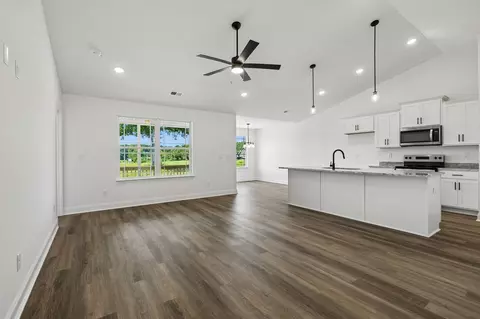 Living - 100 Morgan Ln, Dickson, TN 37055 photo 1 of 5