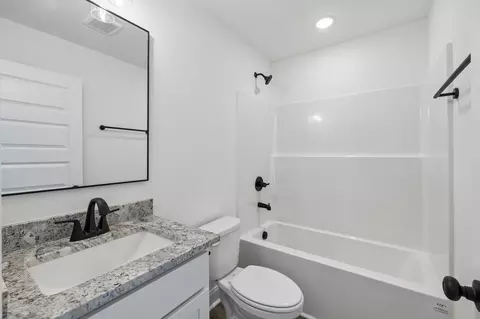 Bath - 100 Morgan Ln, Dickson, TN 37055 photo 5 of 5