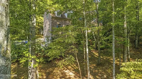 1221 Night Hawk Ln, Knoxville, TN 37923