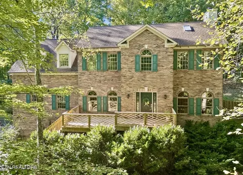 1221 Night Hawk Ln, Knoxville, TN 37923