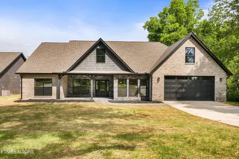 1030 N Linden Dr, Alcoa, TN 37701