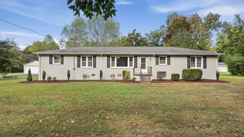 342 Oakwood Ln, Tullahoma, TN 37388