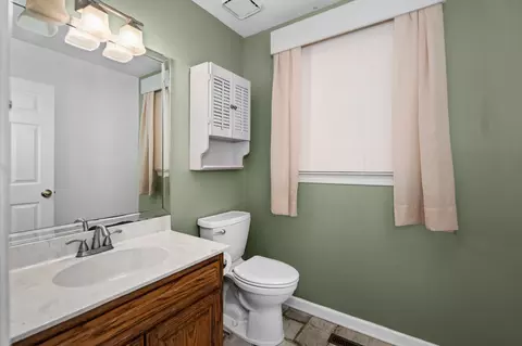 Bath - 2814 Archer Ave, Murfreesboro, TN 37129 photo 1 of 6