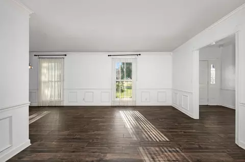 Living - 2814 Archer Ave, Murfreesboro, TN 37129 photo 6 of 8
