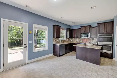 Kitchen - 2434 Turtle Trce, Murfreesboro, TN 37127 photo 3 of 3
