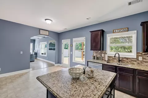 Kitchen - 2434 Turtle Trce, Murfreesboro, TN 37127 photo 2 of 3