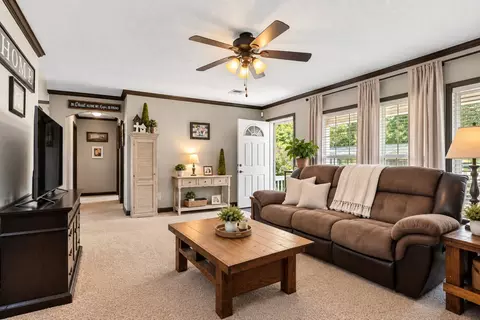 Living - 1432 Lecomte Rd, Dickson, TN 37055 photo 3 of 3