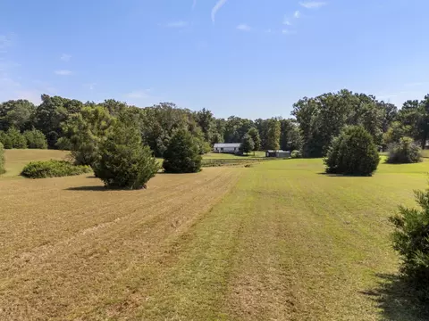 Exterior - 1432 Lecomte Rd, Dickson, TN 37055 photo 9 of 15