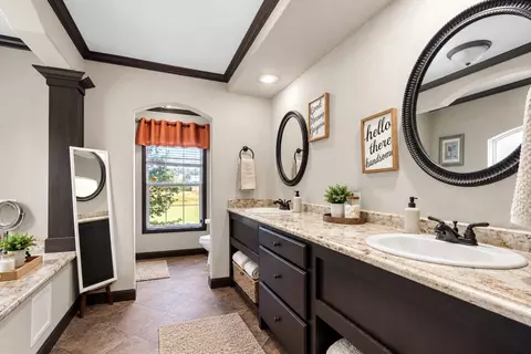 Bath - 1432 Lecomte Rd, Dickson, TN 37055 photo 1 of 3
