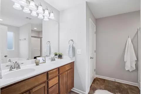 Bath - 3442 Risen Star Dr, Murfreesboro, TN 37128 photo 2 of 7