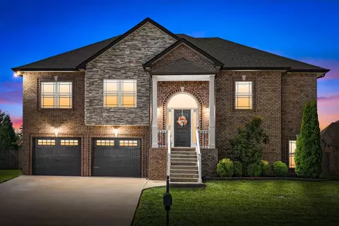 316 Piedmont Pl, Clarksville, TN 37043